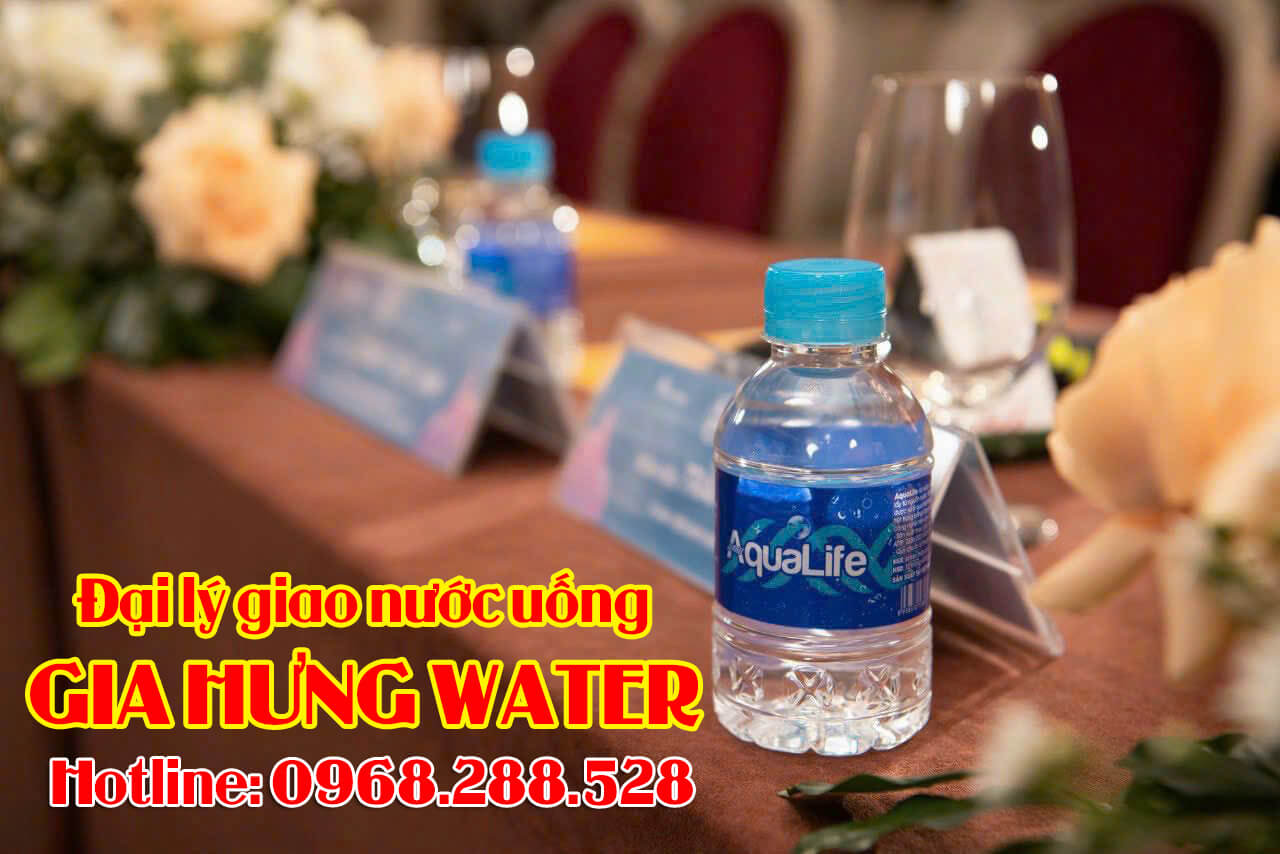 Nước suối chai nhỏ mini AquaLife 250ml - lựa chọn an toàn và tiết kiệm cho đám tiệc